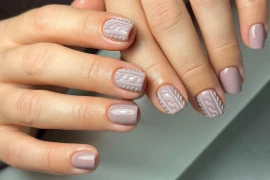 Why The Winter Sweater Nails Trend Is Worth Trying