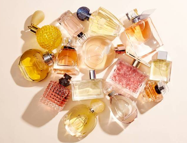 9 Best Powdery Perfumes To Enhance Your Fragrance Collection
