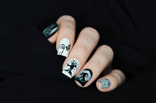 10 Spooky Halloween Acrylic Nails For 2023
