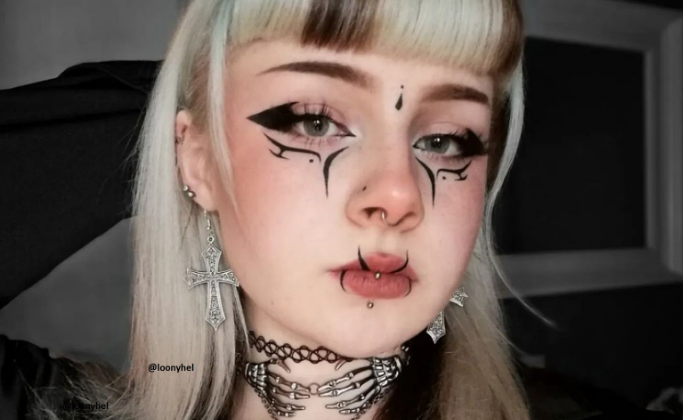 Easy Gothic Makeup Looks You Can Do Yourself