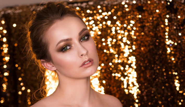 Eye-Catching New Year's Eve Makeup Looks To Rock 2023's End