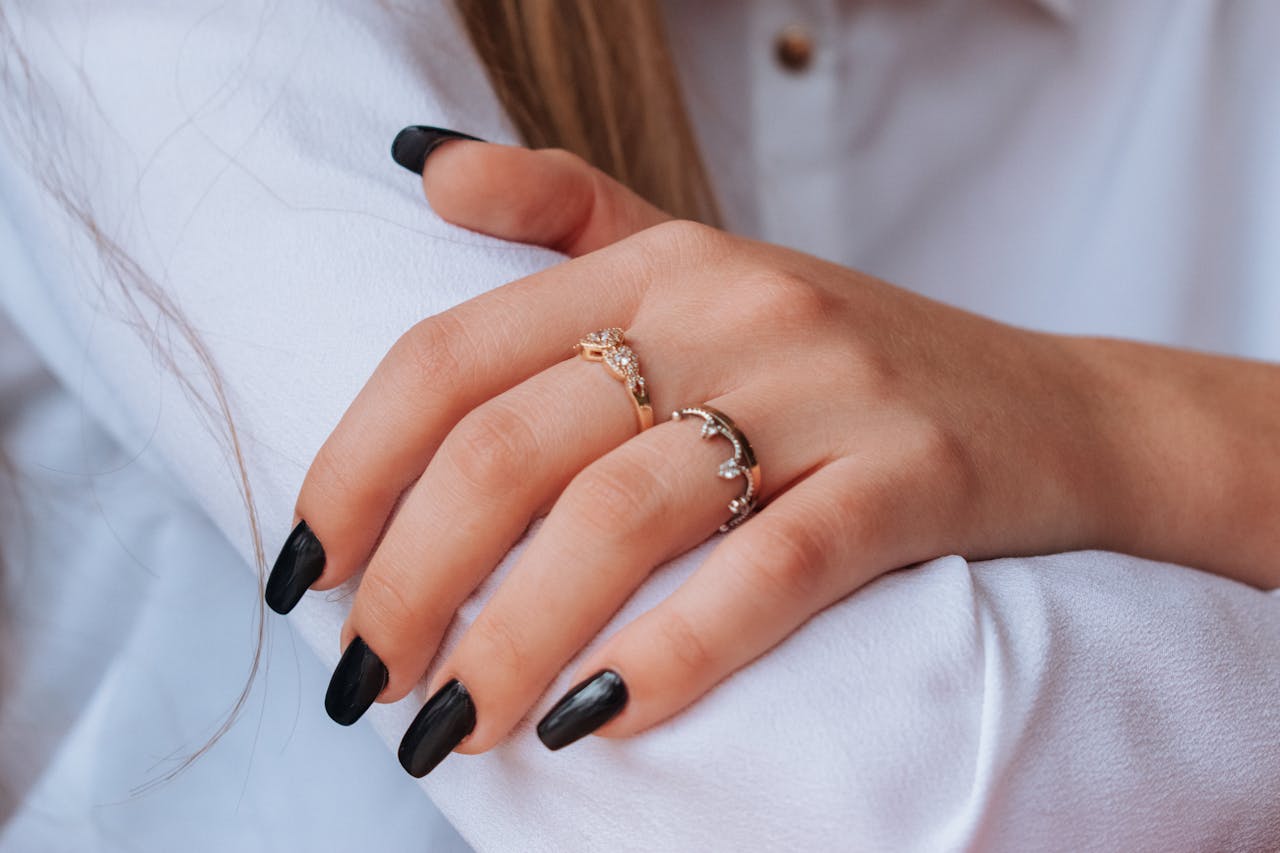 14 Black French Tip Nails Design That You Can Apply
